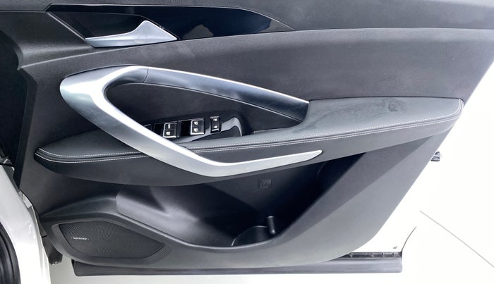 2020 MG HECTOR SHARP DCT PETROL, Petrol, Automatic, 24,983 km, Driver Side Door Panels Control