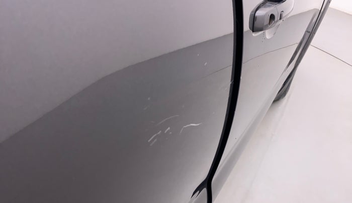 2018 Maruti Vitara Brezza ZDI PLUS, Diesel, Manual, 7,749 km, Right rear door - Minor scratches