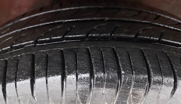 2014 Maruti Alto K10 VXI P, Petrol, Manual, 38,413 km, Right Front Tyre Tread