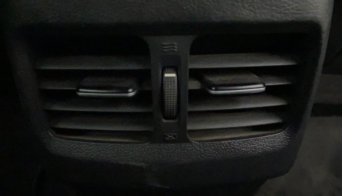 2016 Hyundai New Elantra 2.0 SX AT PETROL, Petrol, Automatic, 88,411 km, Rear AC Vents
