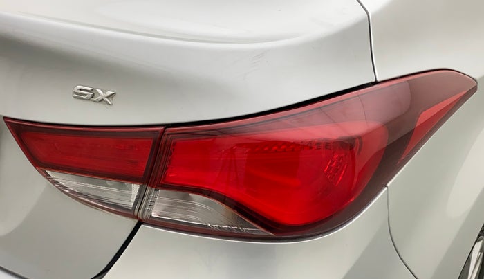 2016 Hyundai New Elantra 2.0 SX AT PETROL, Petrol, Automatic, 88,411 km, Right tail light - Minor scratches