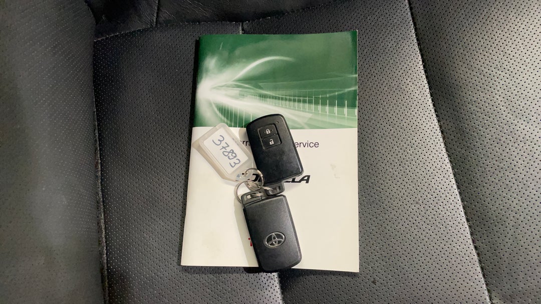 2017 Toyota Corolla Zr, Automatic, 100026 km, Key Close-up