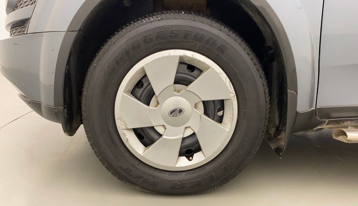 2014 Mahindra XUV500 W6, Diesel, Manual, 1,34,062 km, Left Front Wheel