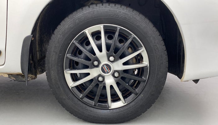 2013 Toyota Etios Liva G, Petrol, Manual, 37,526 km, Right Front Wheel