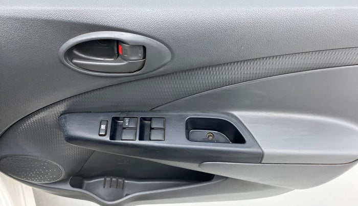 2013 Toyota Etios Liva G, Petrol, Manual, 37,526 km, Driver Side Door Panels Control
