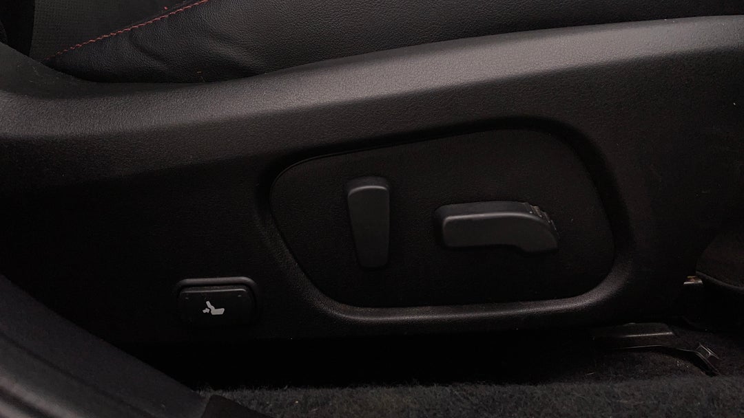 2018 Subaru WRX Premium (awd), Automatic, 94078 km, Drivers Side Adjustment Panel