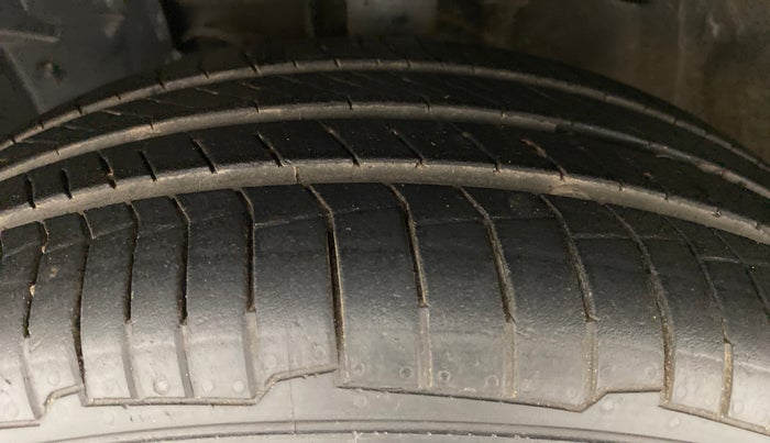 2016 Nissan Micra XV CVT, Petrol, Automatic, 33,902 km, Left Front Tyre Tread