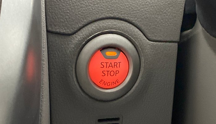 2016 Nissan Micra XV CVT, Petrol, Automatic, 33,902 km, Keyless Start/ Stop Button