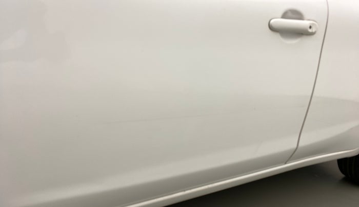 2016 Nissan Micra XV CVT, Petrol, Automatic, 33,902 km, Front passenger door - Minor scratches