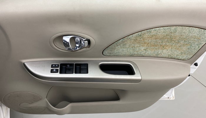 2016 Nissan Micra XV CVT, Petrol, Automatic, 33,902 km, Driver Side Door Panels Control