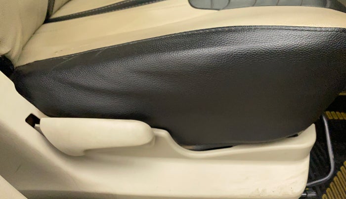 2018 Maruti Celerio VXI CNG, CNG, Manual, 49,294 km, Driver Side Adjustment Panel
