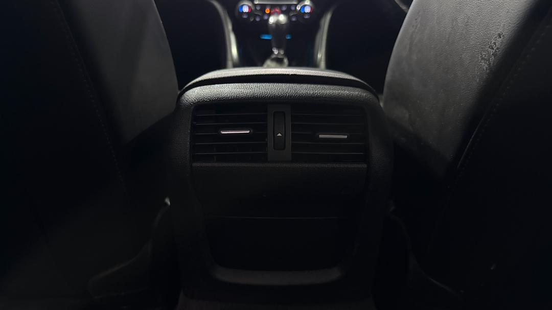 2016 Holden Commodore Sv6 Black Edition, Automatic, 140048 km, Rear A/C Vent
