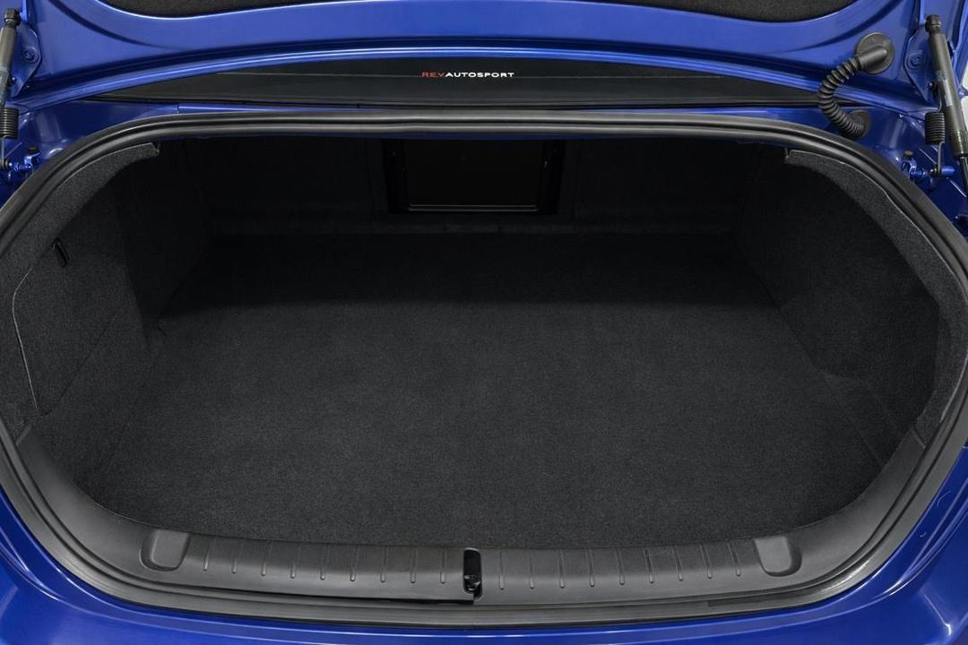 2016 Holden Commodore Sv6 Black Edition, Automatic, 140048 km, Boot Inside View