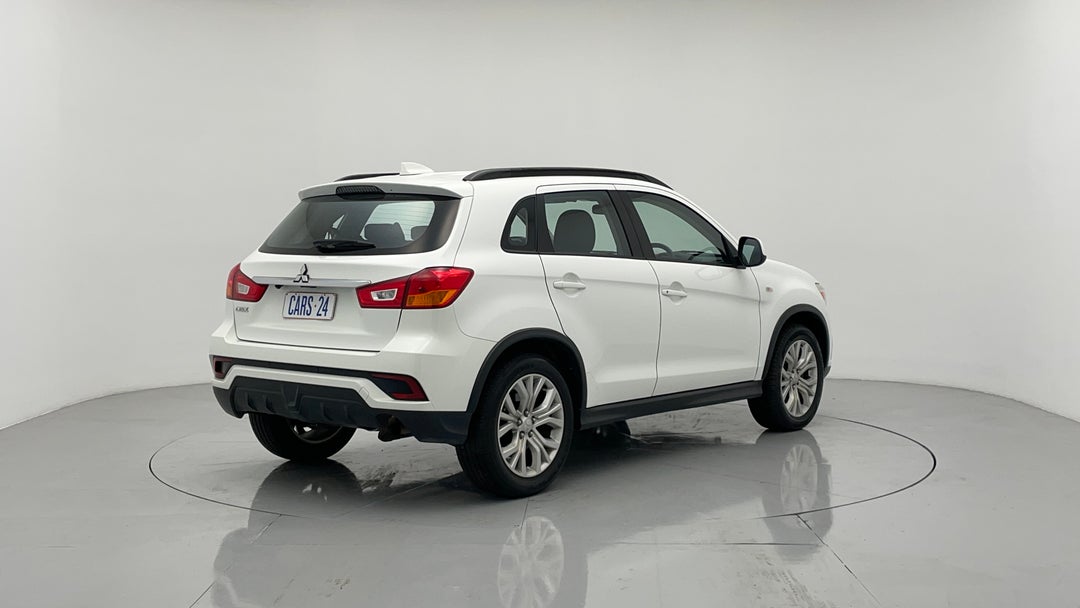 Right Back Diagonal (45- Degree) View