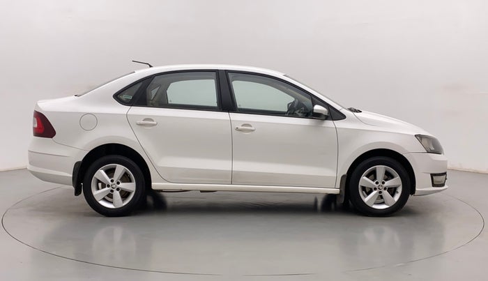 2016 Skoda Rapid AMBITION 1.5 TDI, Diesel, Manual, 1,35,459 km, Right Side View