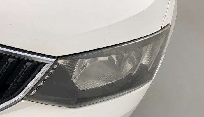 2016 Skoda Rapid AMBITION 1.5 TDI, Diesel, Manual, 1,35,373 km, Left headlight - Minor scratches