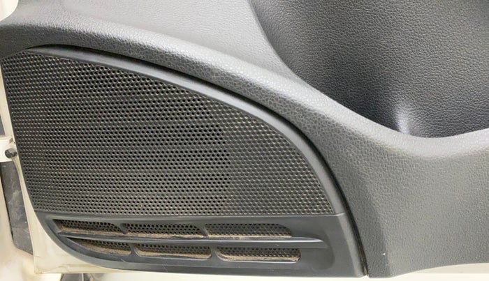2015 Volkswagen Polo HIGHLINE1.2L, Petrol, Manual, 1,10,375 km, Speaker