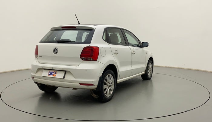2015 Volkswagen Polo HIGHLINE1.2L, Petrol, Manual, 1,09,697 km, Right Back Diagonal