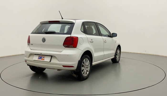 2015 Volkswagen Polo HIGHLINE1.2L, Petrol, Manual, 1,10,375 km, Right Back Diagonal