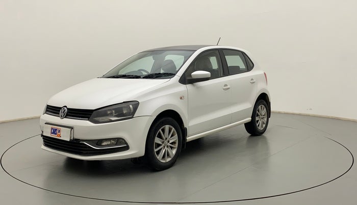 2015 Volkswagen Polo HIGHLINE1.2L, Petrol, Manual, 1,09,697 km, Left Front Diagonal