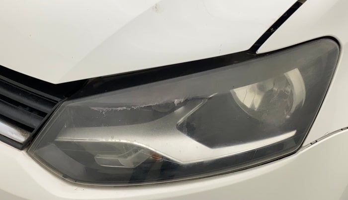 2015 Volkswagen Polo HIGHLINE1.2L, Petrol, Manual, 1,09,697 km, Left headlight - Minor scratches