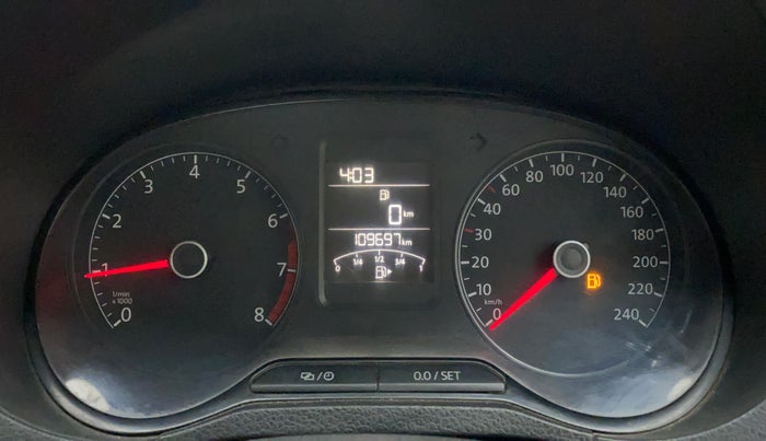 2015 Volkswagen Polo HIGHLINE1.2L, Petrol, Manual, 1,10,375 km, Odometer Image