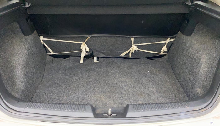 2015 Volkswagen Polo HIGHLINE1.2L, Petrol, Manual, 1,10,375 km, Boot Inside