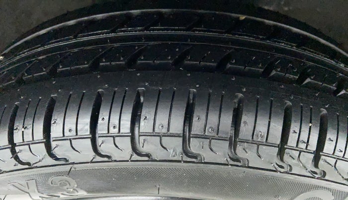 2009 Maruti Zen Estilo VXI, Petrol, Manual, 39,431 km, Right Front Tyre Tread