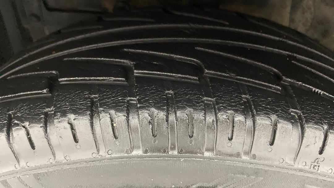 Left Front Tyre Tread