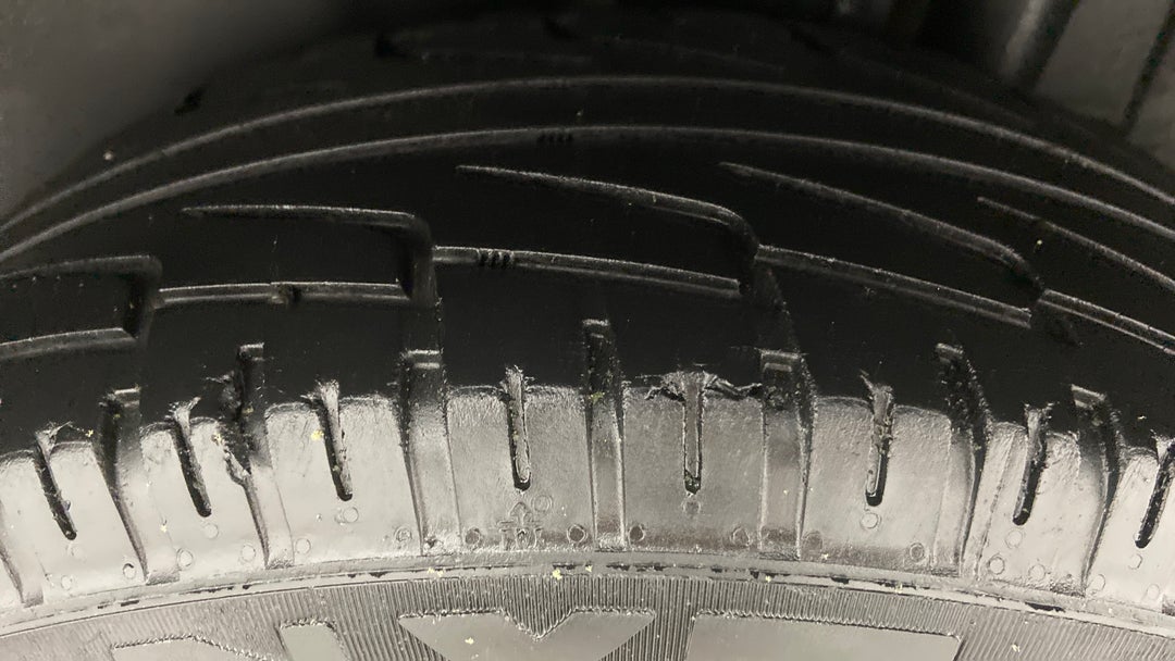 Left Rear Tyre Tread