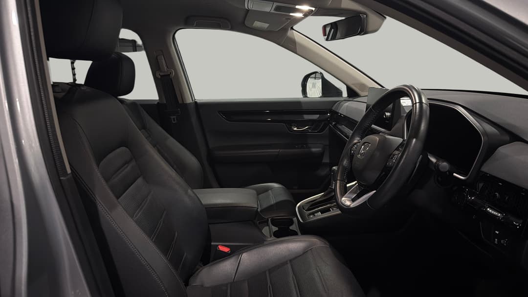 2024 Honda CR-V Vti L (AWD) 5 Seats, Automatic, 24024 km, Right Side Front Door Cabin View
