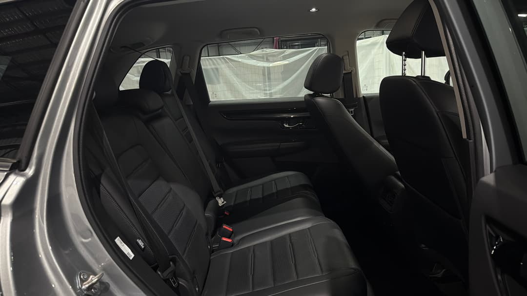 2024 Honda CR-V Vti L (AWD) 5 Seats, Automatic, 24024 km, Right Side Rear Door Cabin View