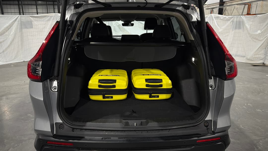 2024 Honda CR-V Vti L (AWD) 5 Seats, Automatic, 24024 km, Boot Inside View with Luggage