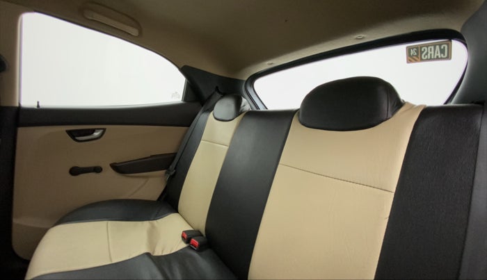 2016 Hyundai Eon SPORTZ, Petrol, Manual, 21,953 km, Right Side Rear Door Cabin