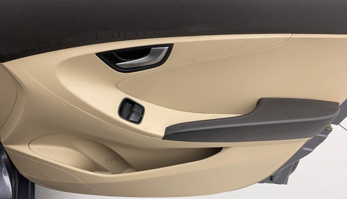 2016 Hyundai Eon SPORTZ, Petrol, Manual, 21,953 km, Driver Side Door Panels Control