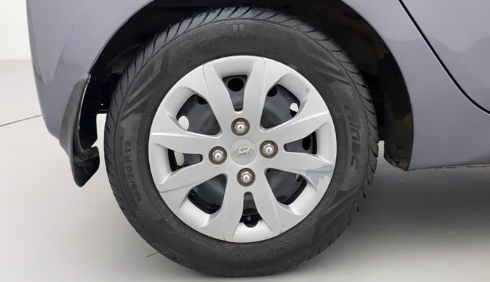 2016 Hyundai Eon SPORTZ, Petrol, Manual, 21,953 km, Right Rear Wheel