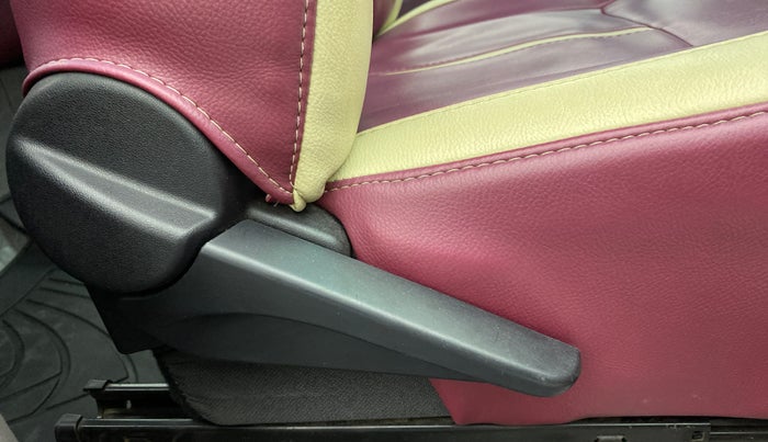 2011 Toyota Etios Liva G, Petrol, Manual, 68,155 km, Driver Side Adjustment Panel