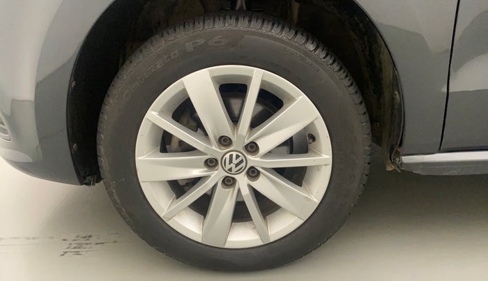 2016 Volkswagen Polo HIGHLINE1.2L, Petrol, Manual, 68,801 km, Left Front Wheel