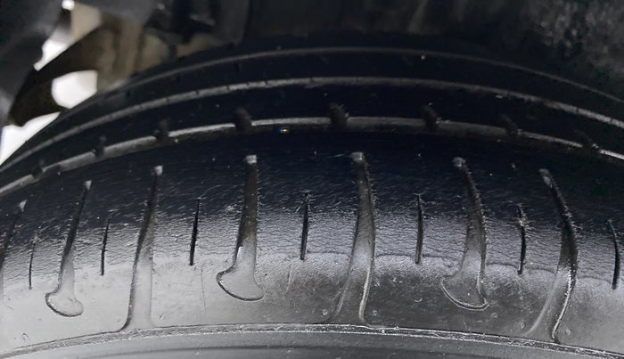 2018 Hyundai Grand i10 MAGNA 1.2 KAPPA VTVT, Petrol, Manual, 52,697 km, Right Rear Tyre Tread