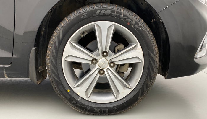 2018 Hyundai Verna 1.6 VTVT SX (O) AT, Petrol, Automatic, 27,507 km, Right Front Wheel