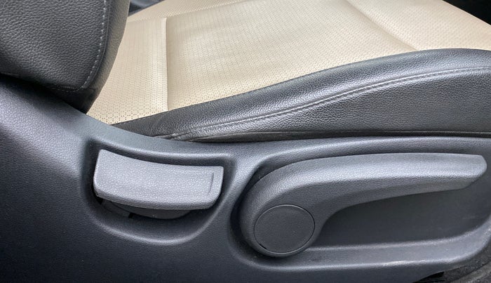2018 Hyundai Verna 1.6 VTVT SX (O) AT, Petrol, Automatic, 27,507 km, Driver Side Adjustment Panel