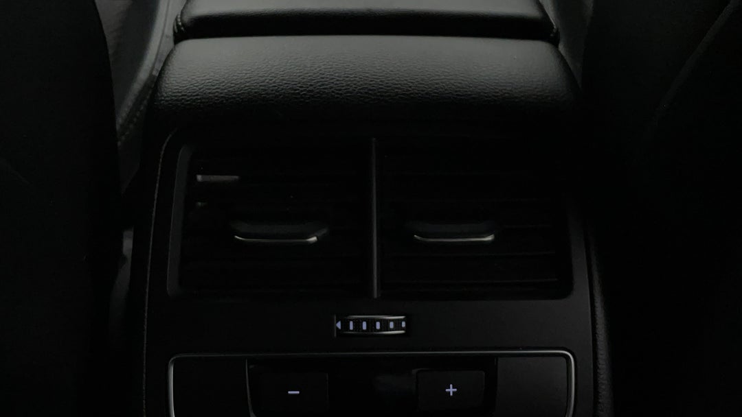 2018 Audi A4 45 Tfsi Quattro S Tronic Sport, Automatic, 123299 km, Rear A/C Vent