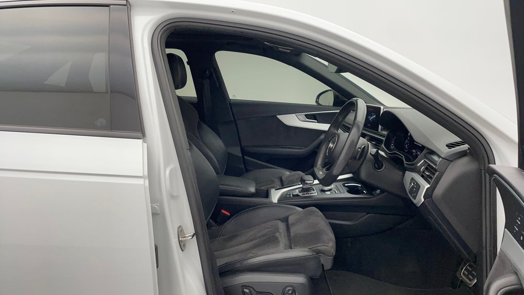 2018 Audi A4 45 Tfsi Quattro S Tronic Sport, Automatic, 123299 km, Right Side Front Door Cabin View