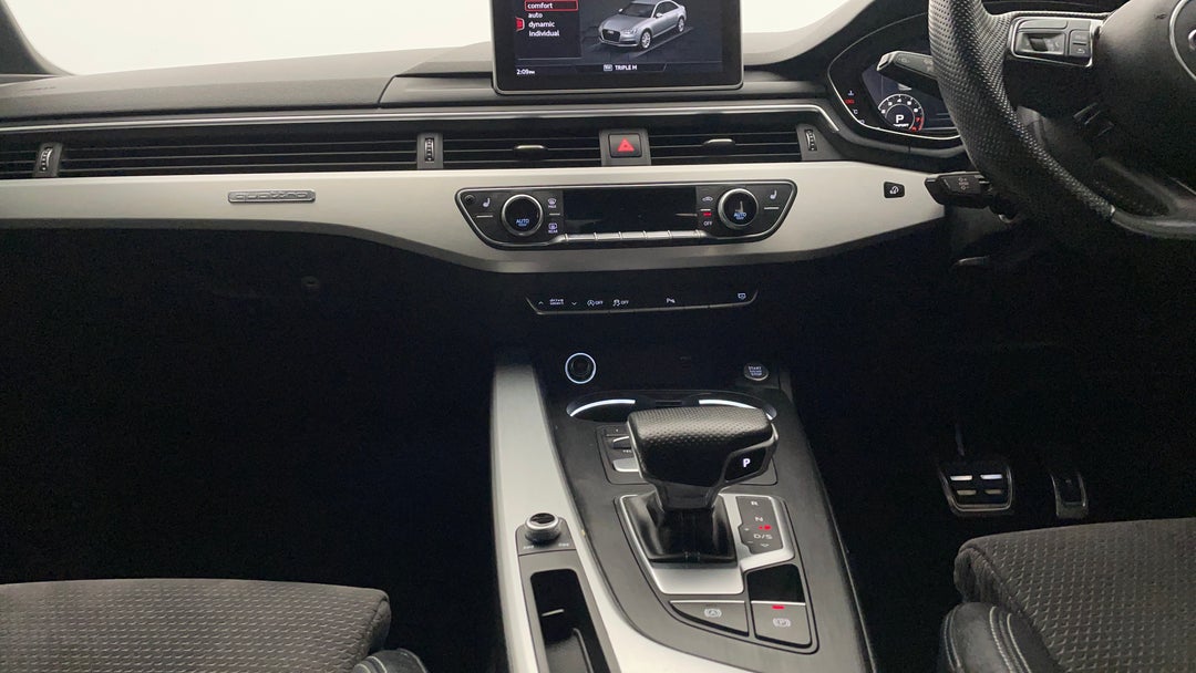 2018 Audi A4 45 Tfsi Quattro S Tronic Sport, Automatic, 123299 km, Center Console