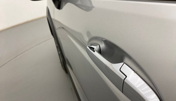 2017 Honda WR-V 1.2L I-VTEC VX MT, Petrol, Manual, 18,338 km, Front passenger door - Slightly dented