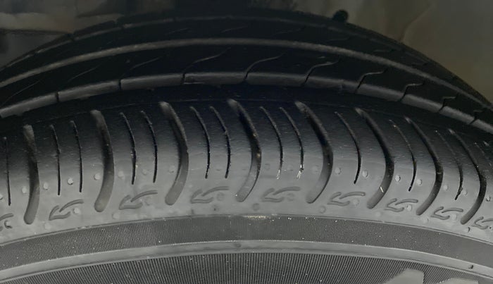 2017 Honda City V MT PETROL, Petrol, Manual, Left Front Tyre Tread