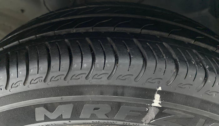 2017 Honda City V MT PETROL, Petrol, Manual, Right Front Tyre Tread