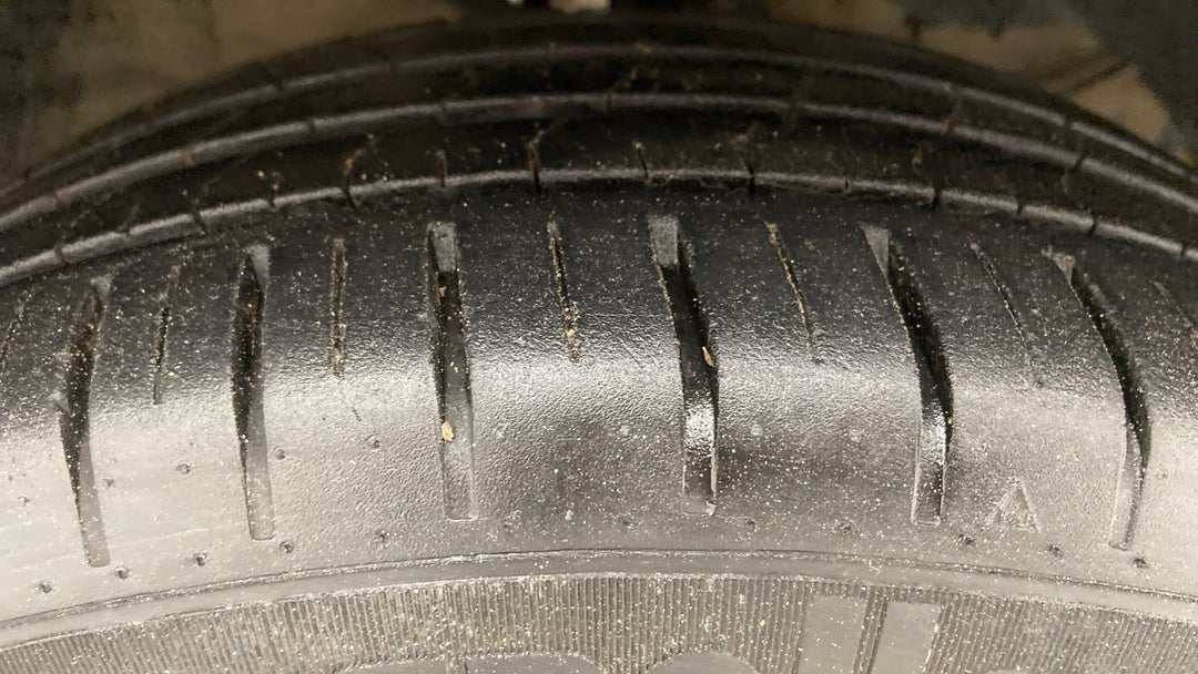 Right Rear Tyre Tread