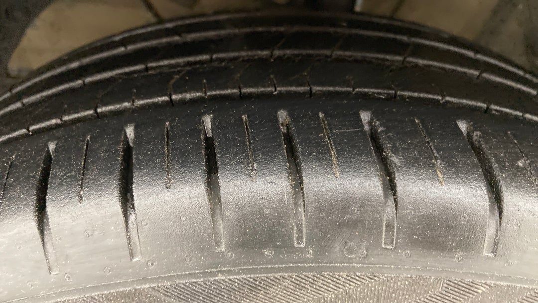 Left Front Tyre Tread