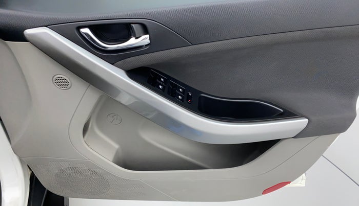 2018 Tata NEXON XZA+ 1.5, Diesel, Automatic, 36,695 km, Driver Side Door Panels Control